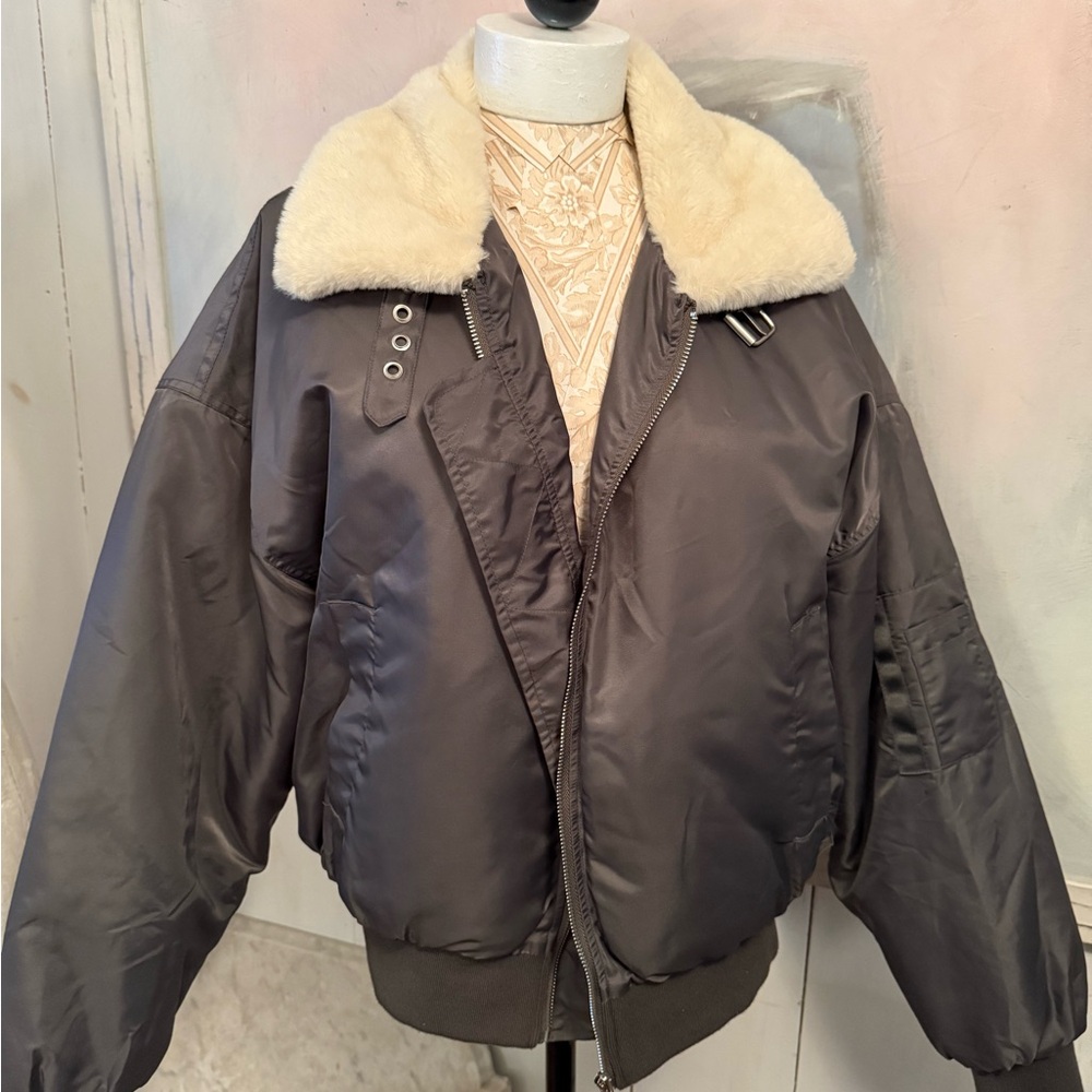 Lioness Gray Bomber Jacket with Cream Collar - Picture 12 of 15